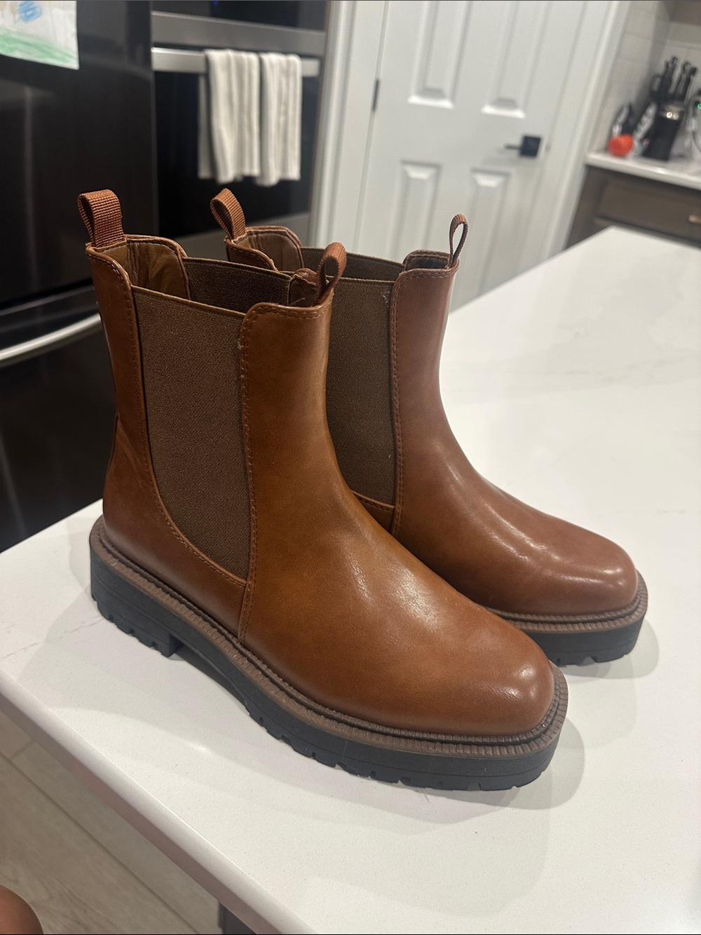 Dream Pairs Brown Lug-Sole Slip-on Chelsea boots size 8.5